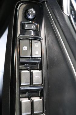 2022 Isuzu
MU-X LS-T