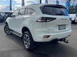 2022 Isuzu
MU-X LS-T
