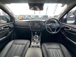2022 Isuzu
MU-X LS-T