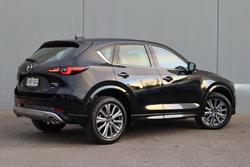 2025 Mazda
CX-5 G35 Akera