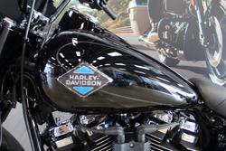 2025 Harley-davidson FLHC HERITAGE CLASSIC (117) VIVID BLACK
