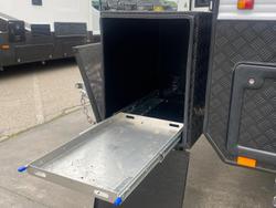 2023 JB Caravans 20'6 Dirt Road Xtreme Side Club