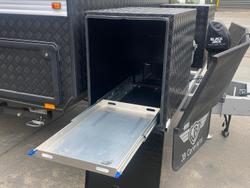 2023 JB Caravans 20'6 Dirt Road Xtreme Side Club