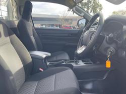 2016 Toyota
Hilux Workmate