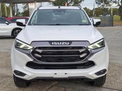 2025 Isuzu
MU-X LS-T