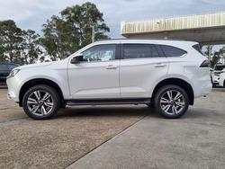 2025 Isuzu
MU-X LS-T