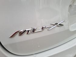 2025 Isuzu
MU-X LS-T