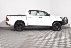 2020 Toyota
Hilux SR