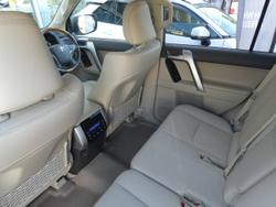 2023 Toyota
LANDCRUISER PRADO KAKADU 2.8L T DIESEL AUTOMATIC WAGON 4277430 005
