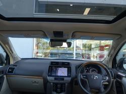 2023 Toyota
LANDCRUISER PRADO KAKADU 2.8L T DIESEL AUTOMATIC WAGON 4277430 005