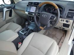2023 Toyota
LANDCRUISER PRADO KAKADU 2.8L T DIESEL AUTOMATIC WAGON 4277430 005