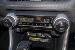 2021 Toyota
RAV4 GXL