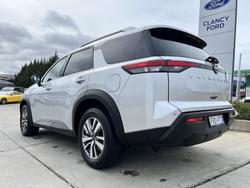 2022 Nissan
Pathfinder Ti