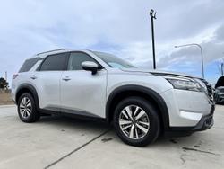 2022 Nissan
Pathfinder Ti