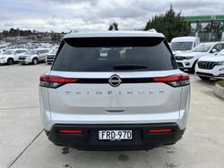 2022 Nissan
Pathfinder Ti