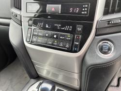 2017 Toyota
Landcruiser GXL