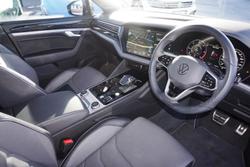 2022 Volkswagen
                Touareg 210TDI R-Line