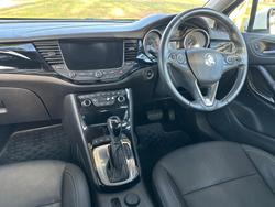 2017 Holden
Astra RS-V