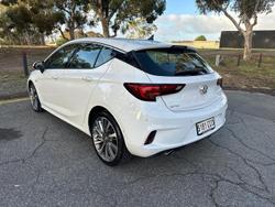 2017 Holden
Astra RS-V