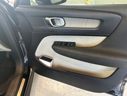 2019 Volvo XC40 T4 Inscription MY19 AWD Onyx Black