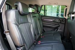 2023 Isuzu
MU-X LS-T