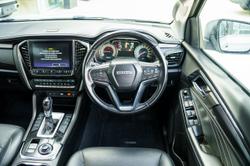 2023 Isuzu
MU-X LS-T