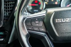 2023 Isuzu
MU-X LS-T