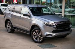 2023 Isuzu
MU-X LS-T