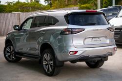 2023 Isuzu
MU-X LS-T