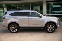 2023 Isuzu
MU-X LS-T