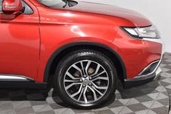 2018 Mitsubishi
Outlander LS