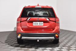 2018 Mitsubishi
                Outlander LS