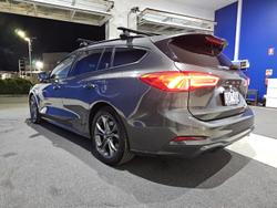 2019 Ford
Focus ST-Line