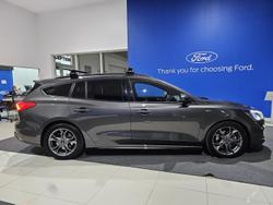 2019 Ford
Focus ST-Line