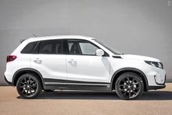 2023 Suzuki
Vitara Turbo Shadow