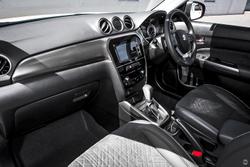 2023 Suzuki
Vitara Turbo Shadow