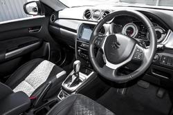 2023 Suzuki
Vitara Turbo Shadow