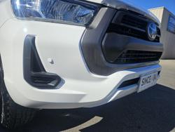 2021 Toyota
Hilux SR