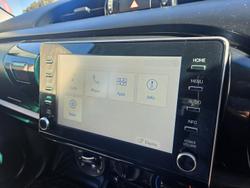 2021 Toyota
Hilux SR