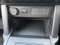 2024 Mitsubishi
Triton GLX+