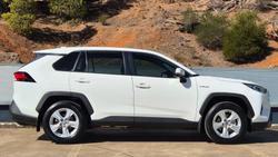 2021 Toyota
RAV4 GX