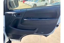 2016 Toyota
                Hiace Commuter