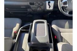 2016 Toyota
                Hiace Commuter