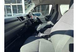 2016 Toyota
                Hiace Commuter