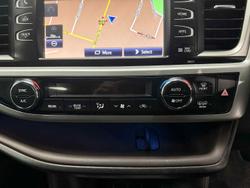 2017 Toyota
Kluger Grande