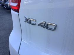 2021 Volvo
                XC40 T4 Momentum