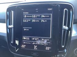 2021 Volvo
                XC40 T4 Momentum