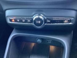2021 Volvo
                XC40 T4 Momentum