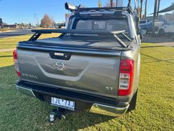 2017 Nissan
Navara ST