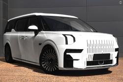 2025 Zeekr
                009 